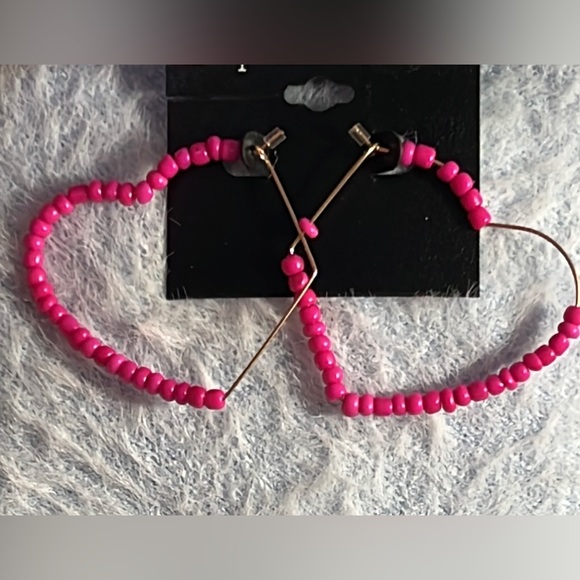 Beaded heart necklace - New - available in blue & black BOX3 - Picture 1 of 5